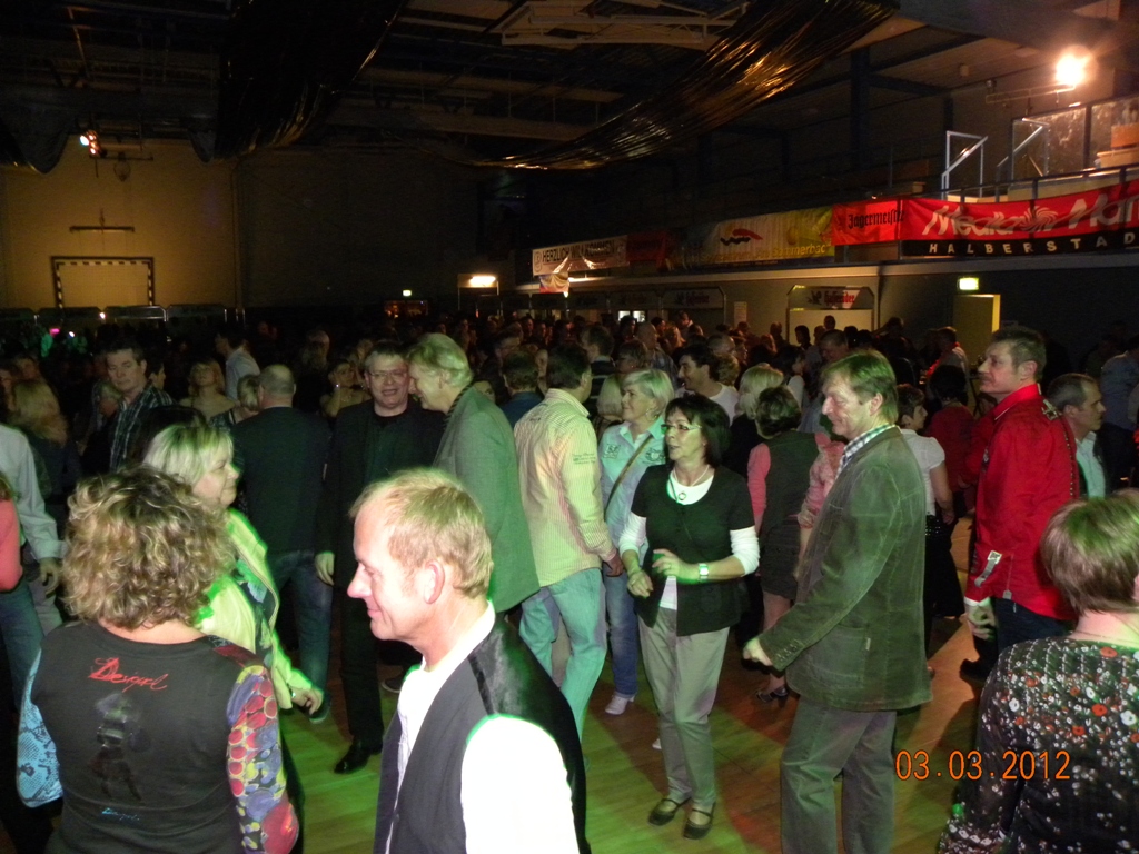 ../Images/2012-PartyMK16.jpg